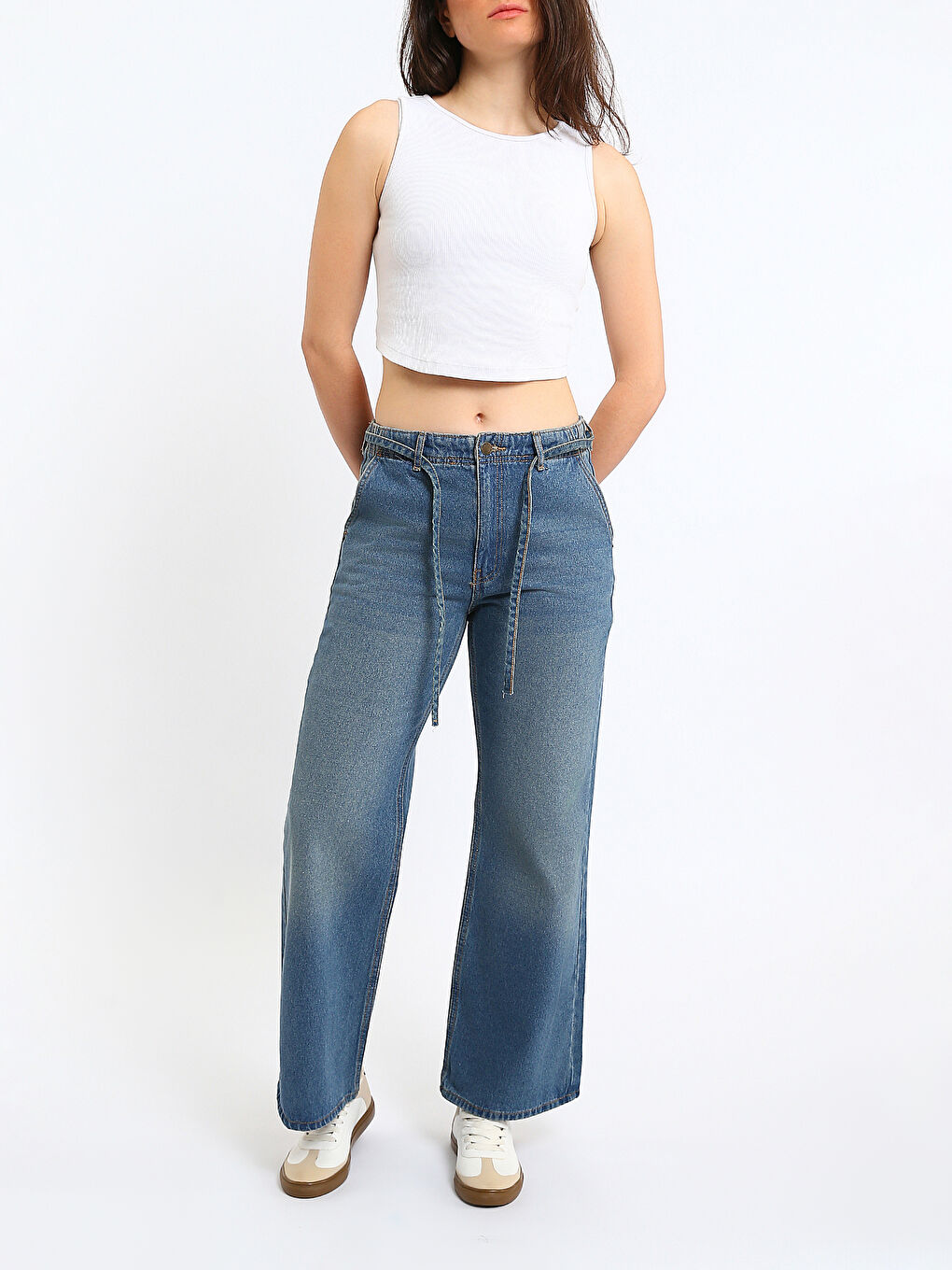 جينز واسع للسيدات