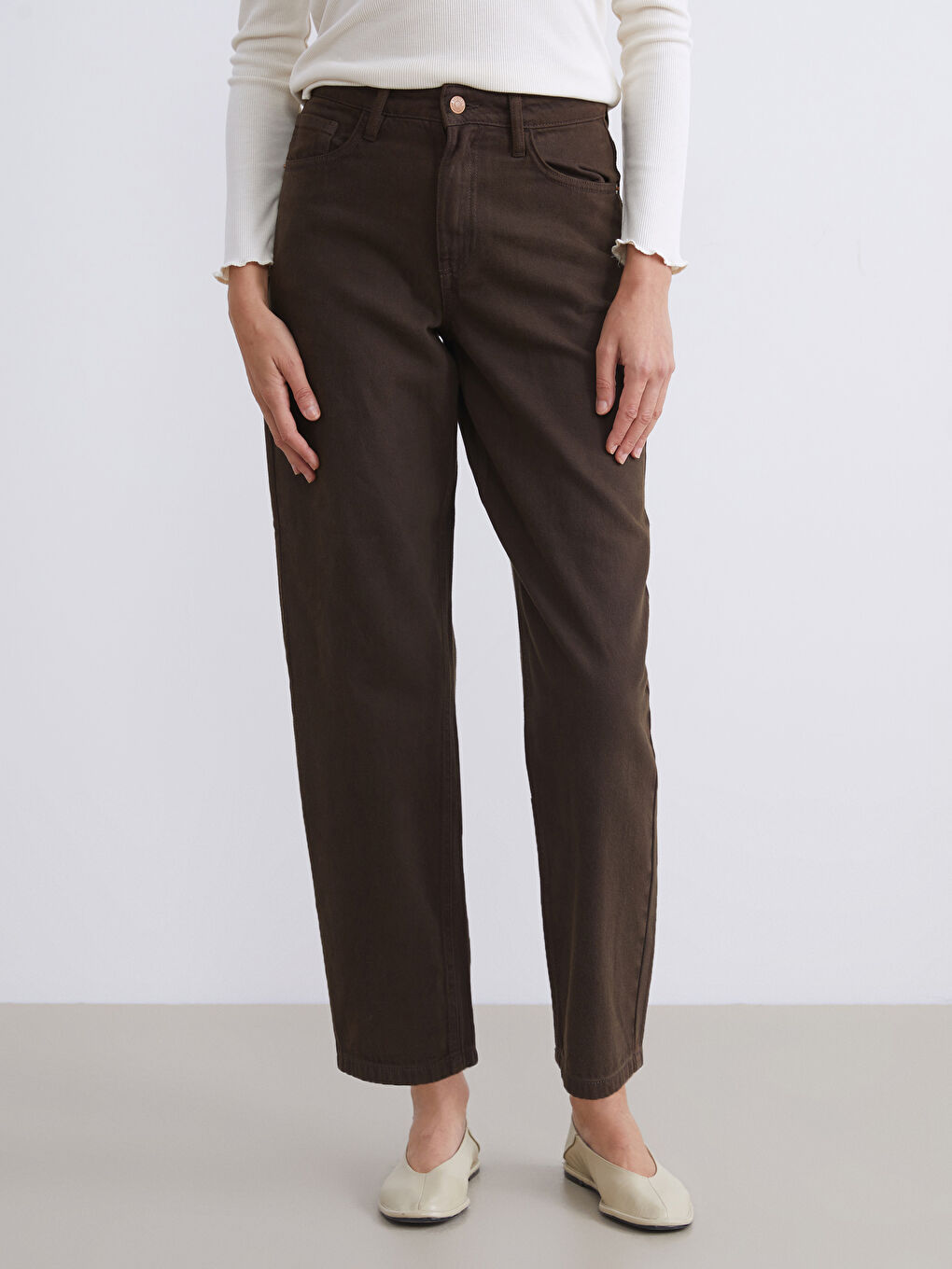 Barrel Fit Women's Jeans-1