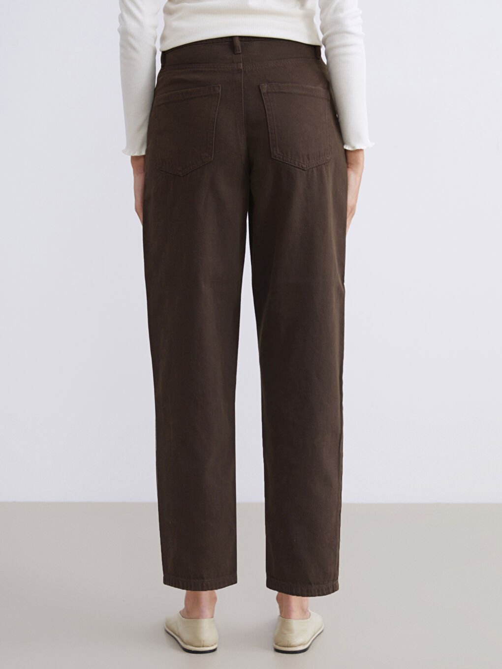 Barrel Fit Women's Jeans-3