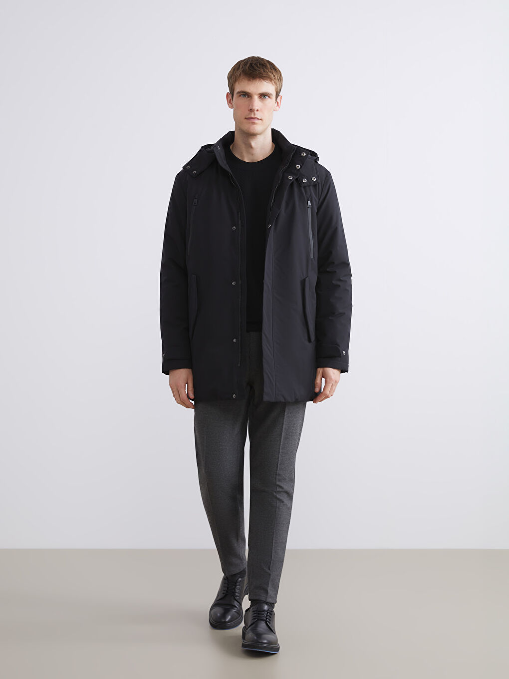 Siyah Standart Kalıp Kapüşonlu Erkek Parka-1