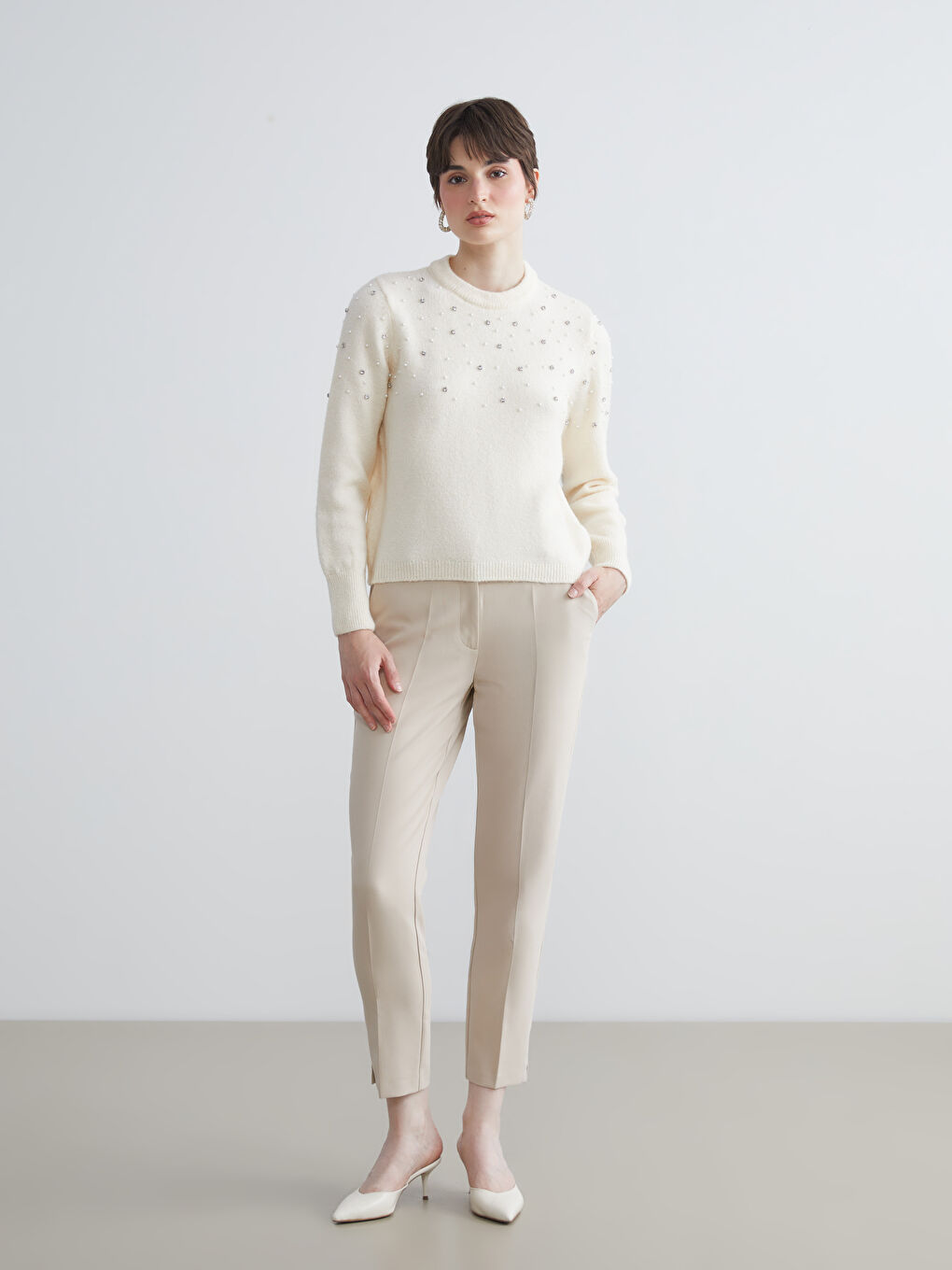 Ekru Bisiklet Yaka Taşlı Kadın Triko Kazak-1