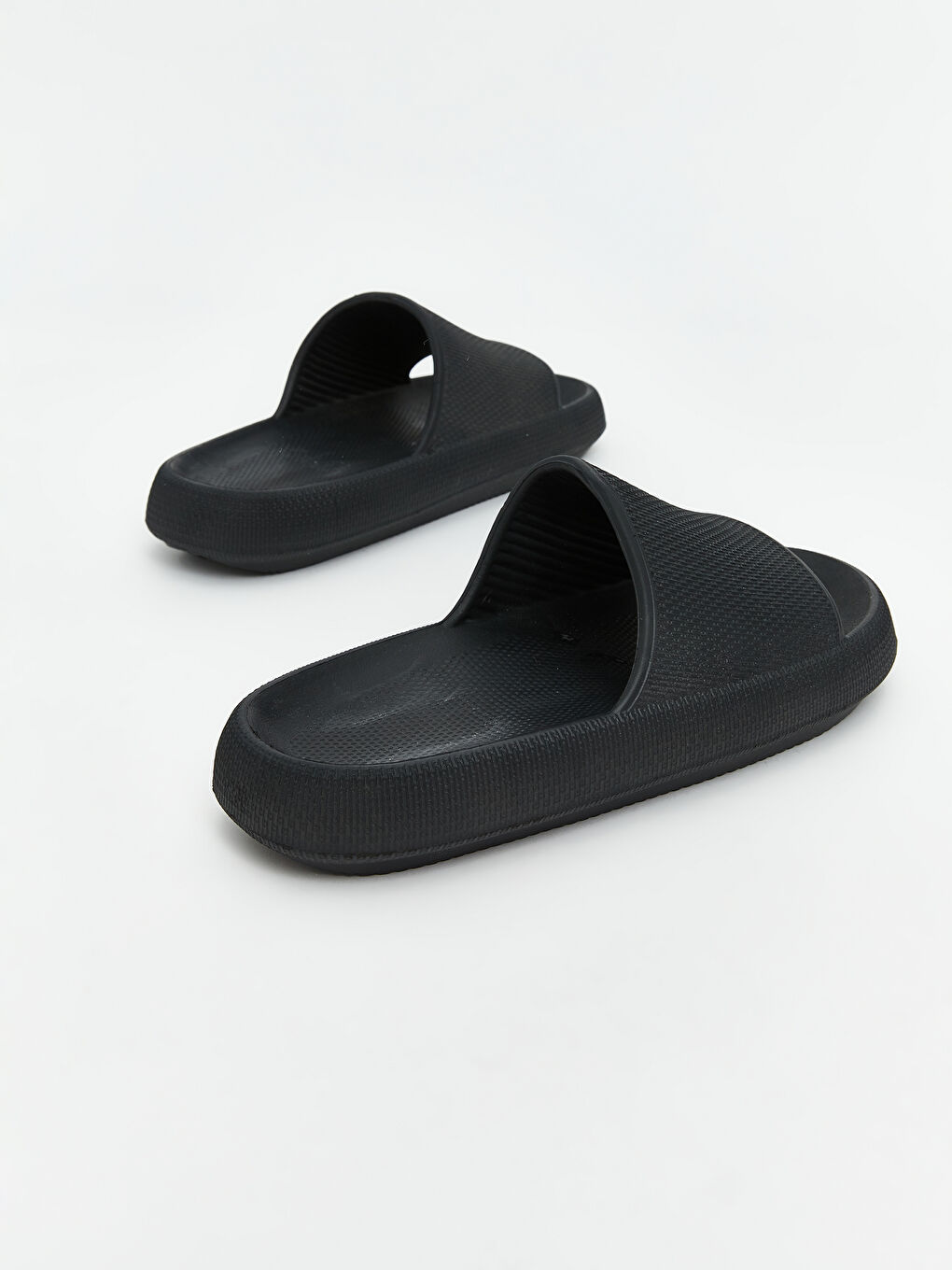 Siyah Deri Görünümlü Erkek Terlik-4