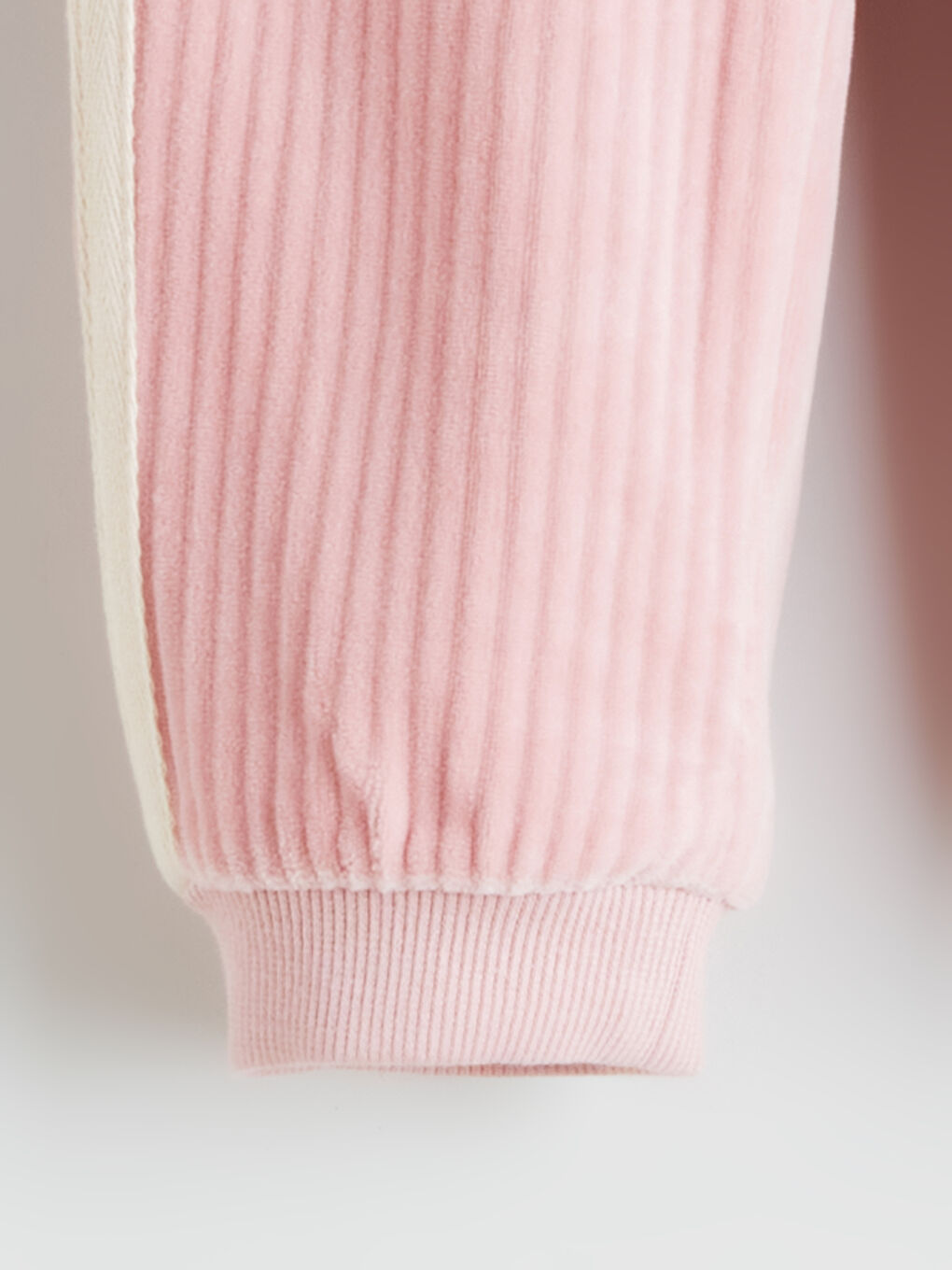 سويتشيرت مخمل و بنطال رياضي-3