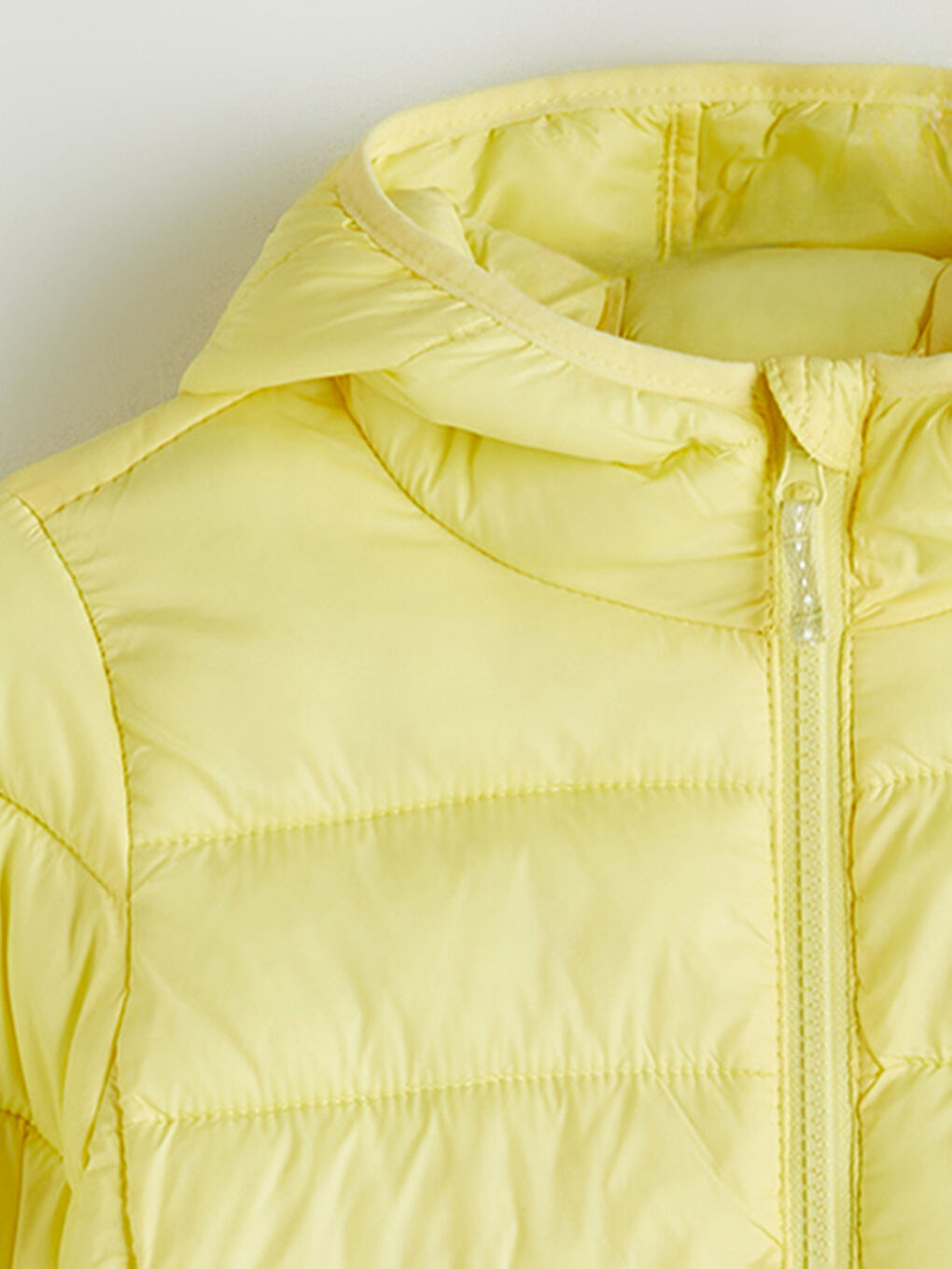 Sarı Kapüşonlu Kız Çocuk Şişme Mont-2