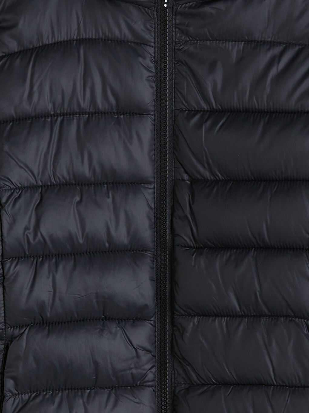 Siyah Kapüşonlu Kız Çocuk Şişme Mont-1