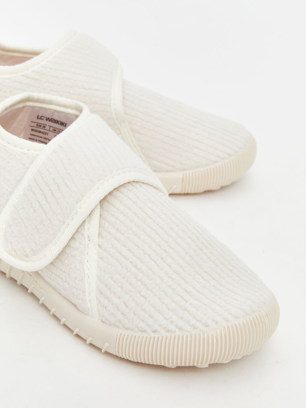 Bej Cırt Cırtlı Kız Çocuk Panduf-2