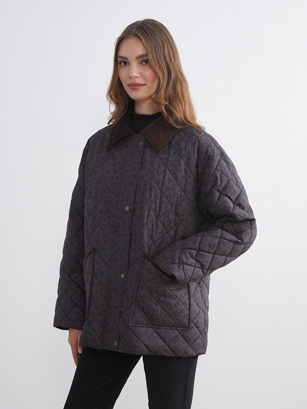 Kahverengi Kadife Gömlek Yaka Desenli Kadın Şişme Mont