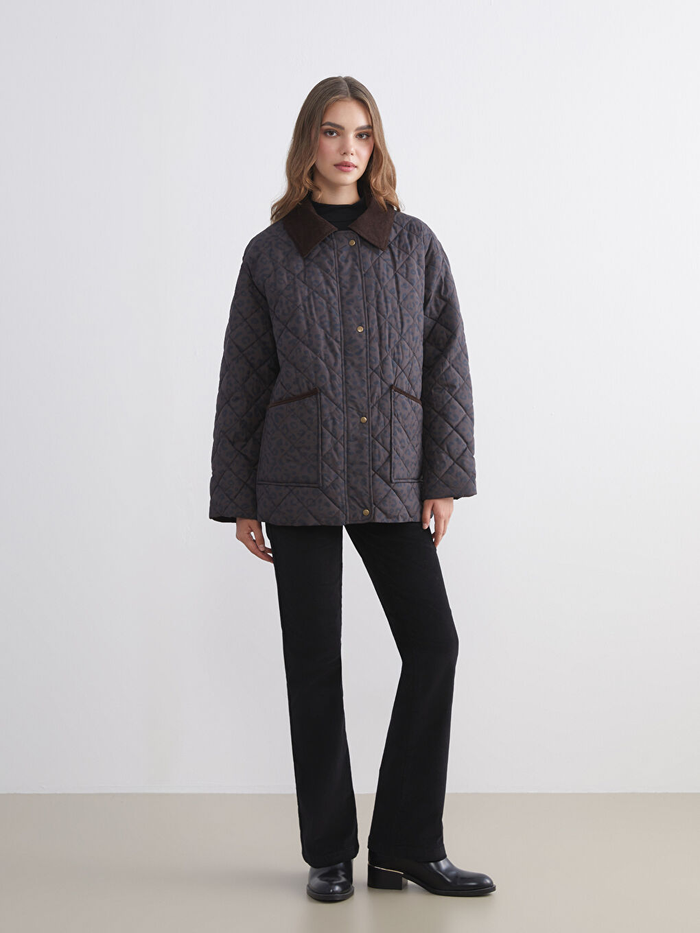 Kahverengi Kadife Gömlek Yaka Desenli Kadın Şişme Mont-1