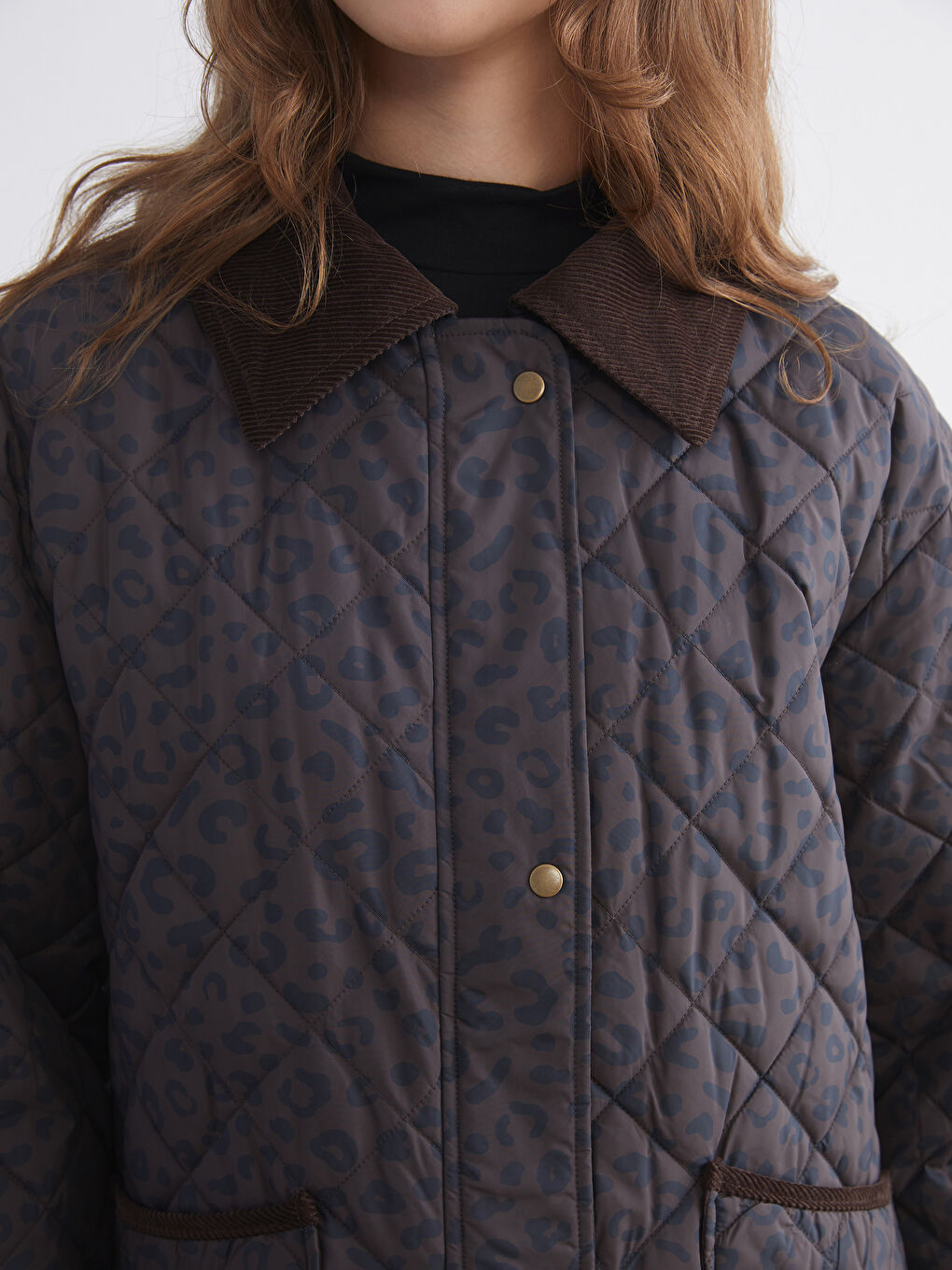 Kahverengi Kadife Gömlek Yaka Desenli Kadın Şişme Mont-2