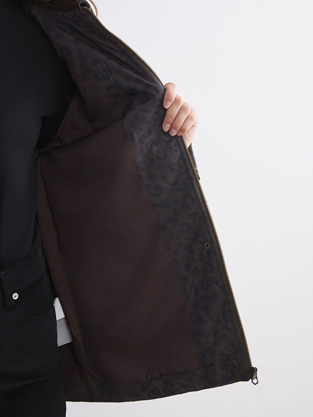 Kahverengi Kadife Gömlek Yaka Desenli Kadın Şişme Mont-3