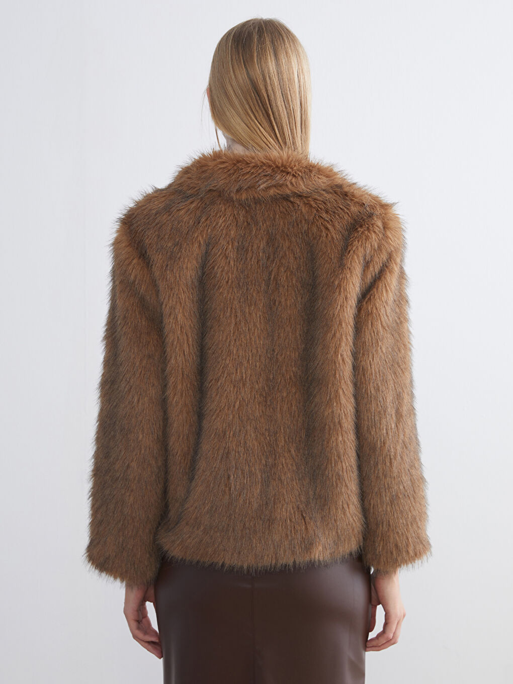 Kahverengi Gömlek Yaka Kadın Kürk Mont-4