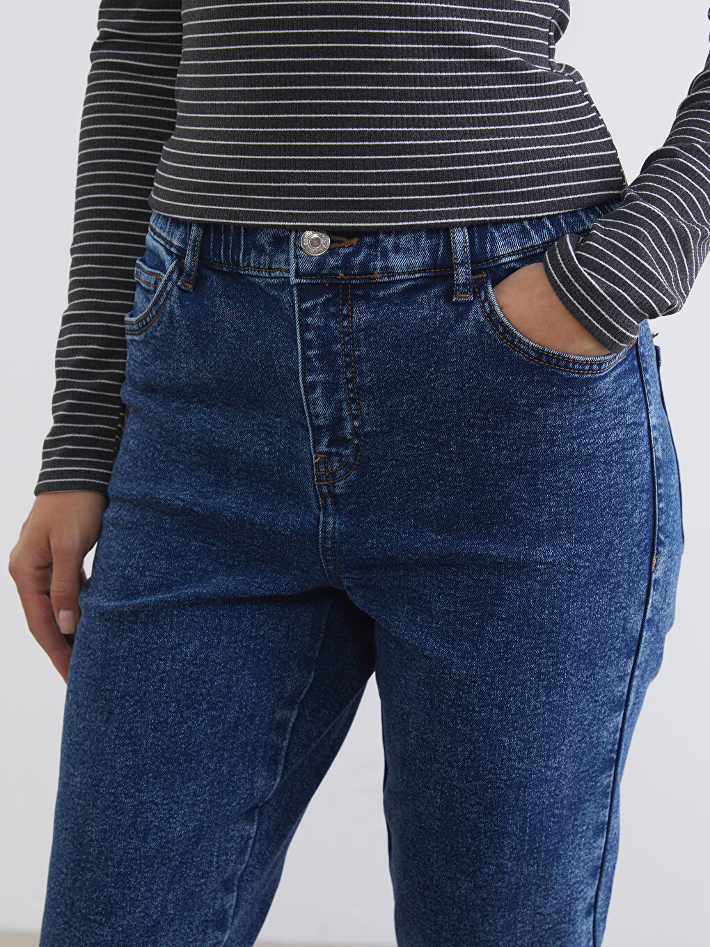 İndigo Beli Lastikli Slim Mom Kadın Jean Pantolon-2