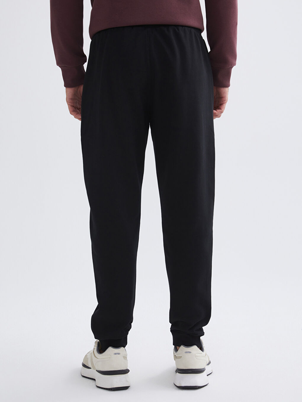 بنطلون رياضي للرجال بقصة عادية-3