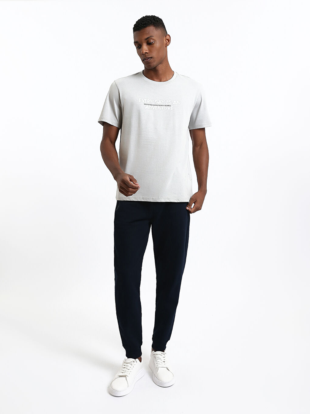 بنطلون رياضي للرجال بقصة عادية