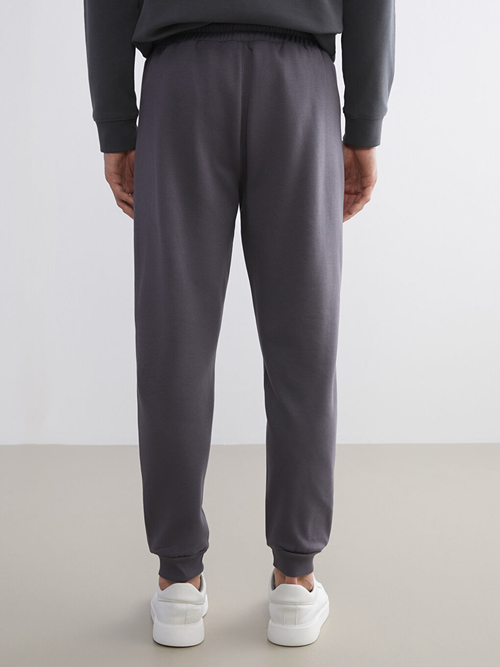 Standard Fit Men's Jogger Sweatpants-7