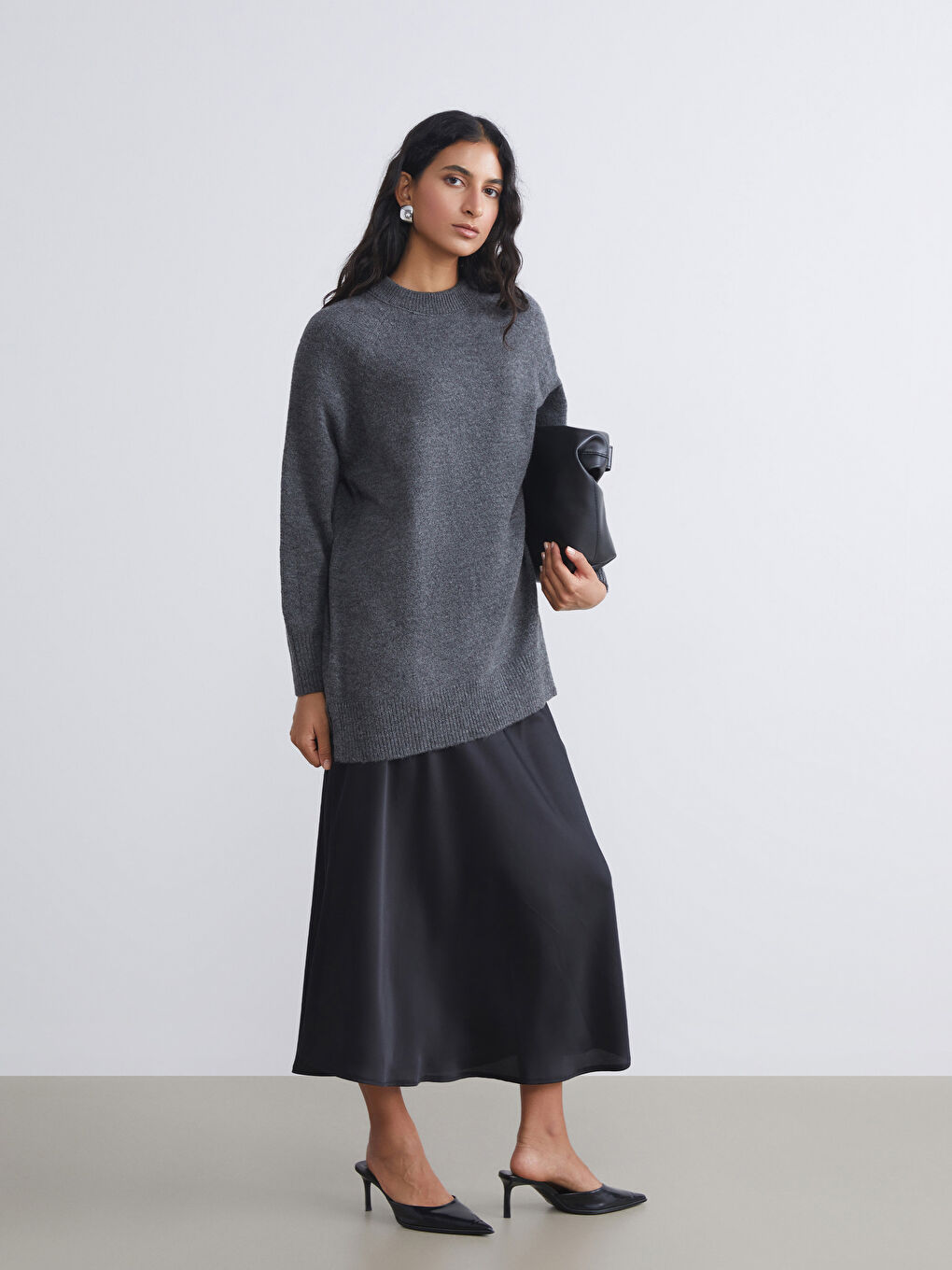 Gri Bisiklet Yaka Oversize Kadın Triko Tunik-1