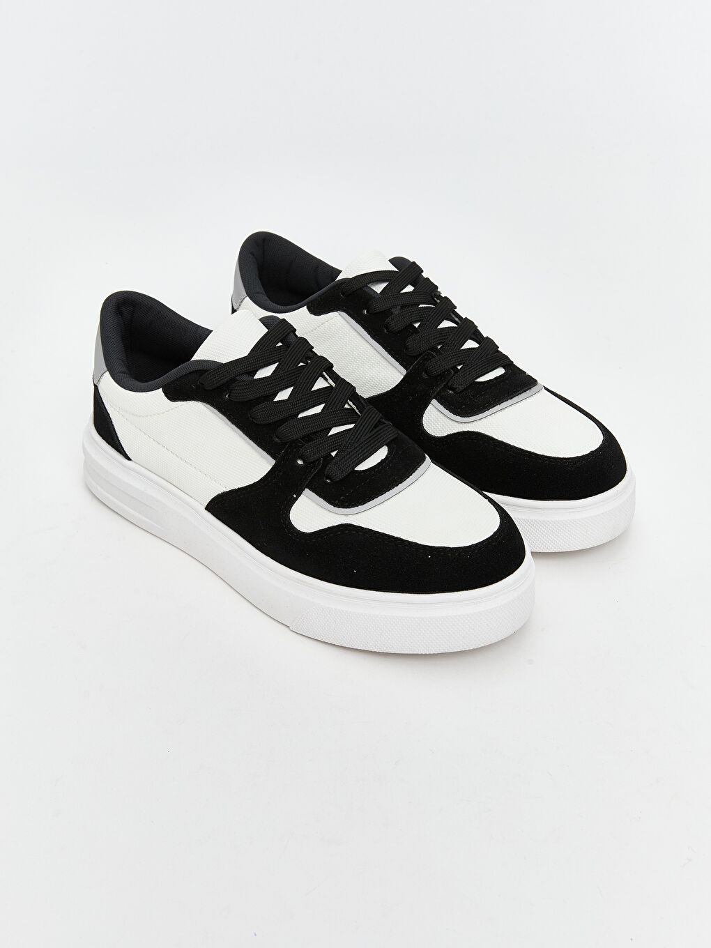 أحذية رياضية رجالي برباط