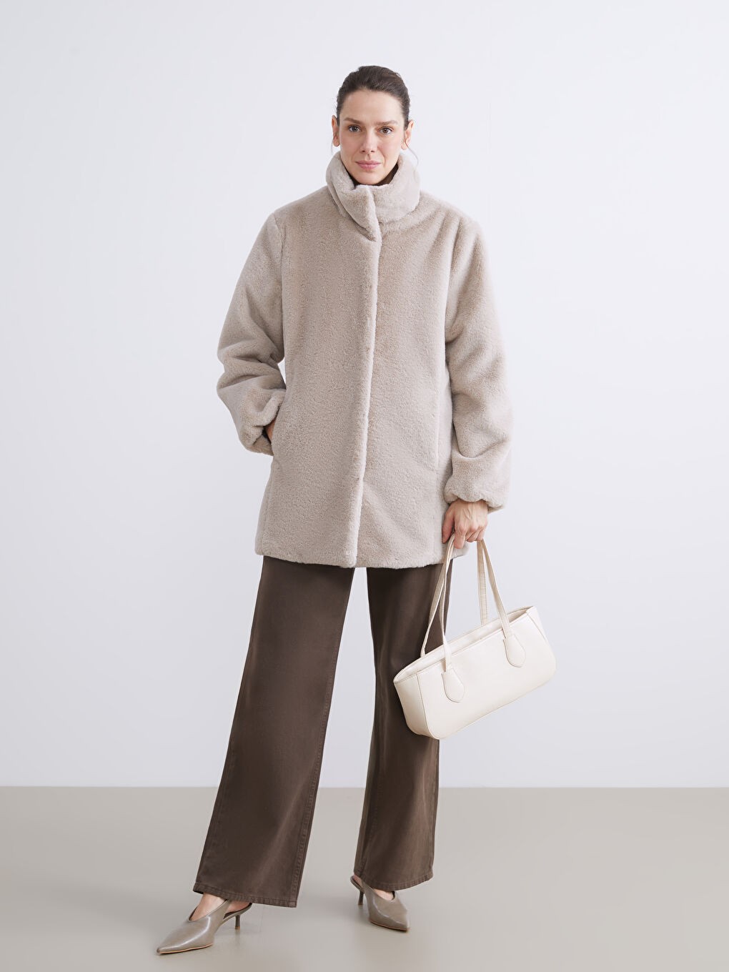 Палто За Жени С Яка Тип Фуния От Изкуствена Кожа-1