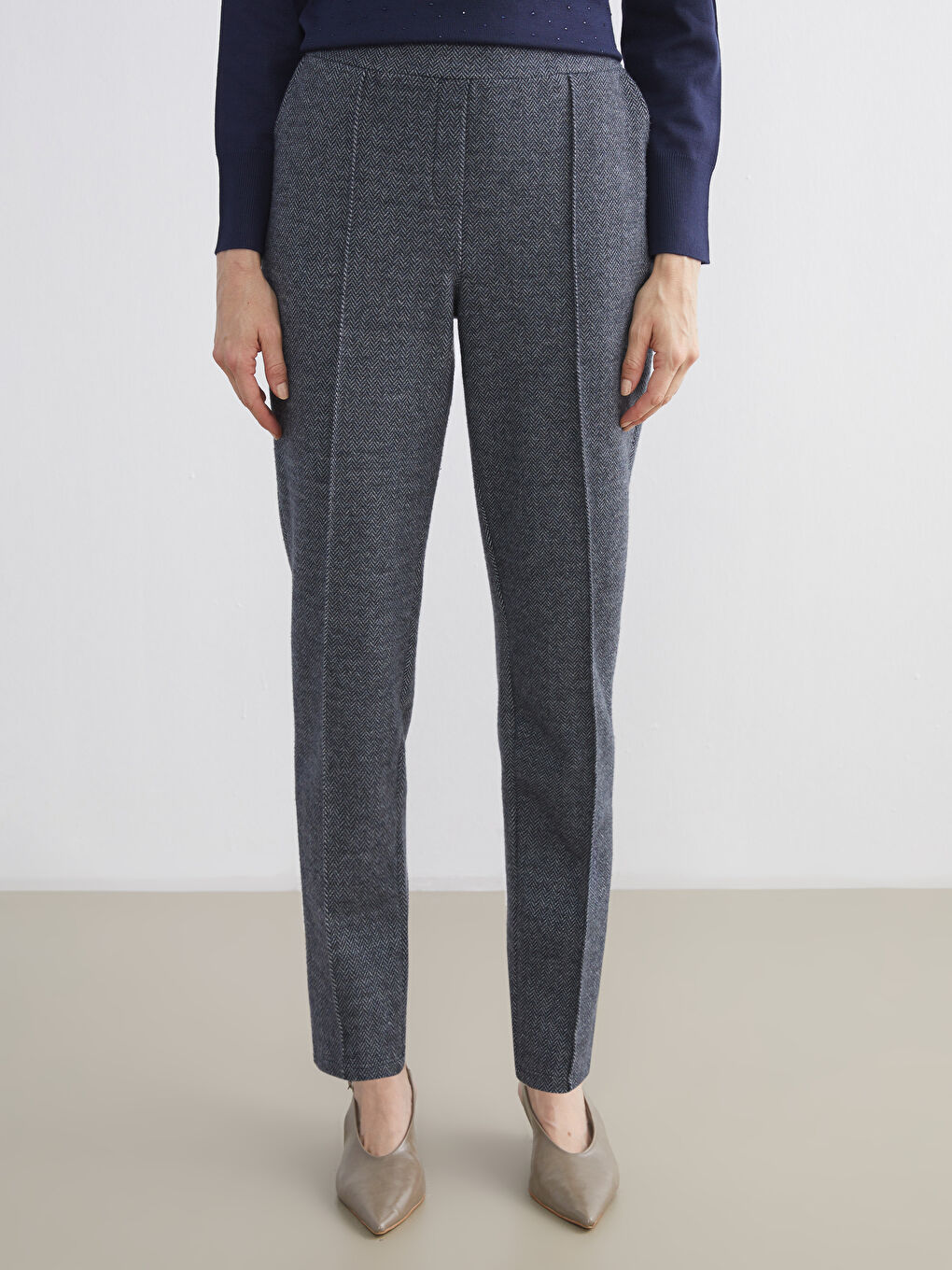 TAMNO PLAVA Pantalone Žena-1