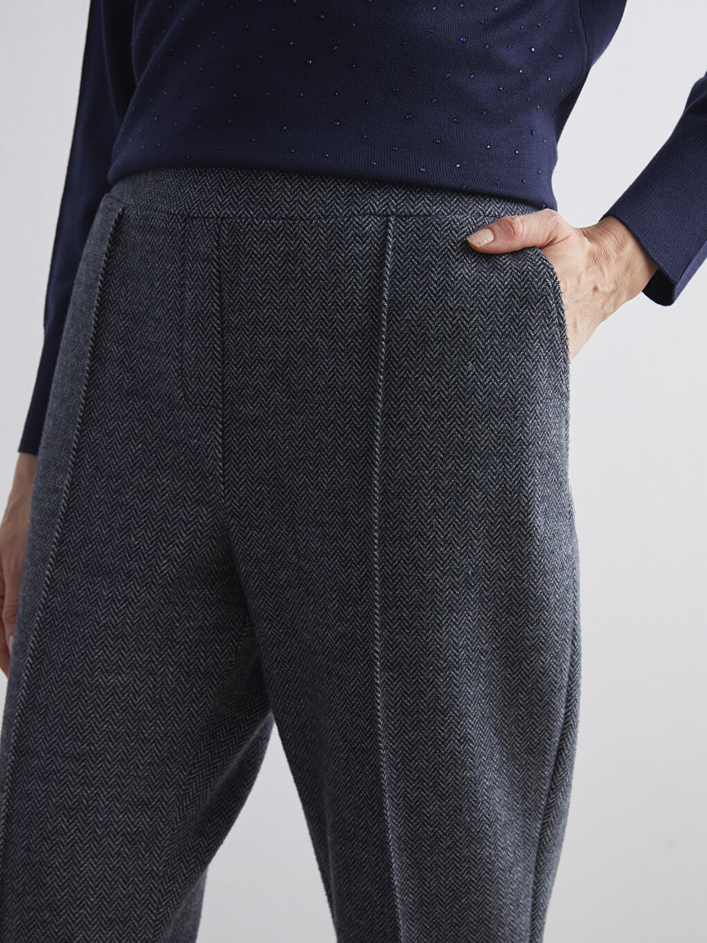 TAMNO PLAVA Pantalone Žena-2