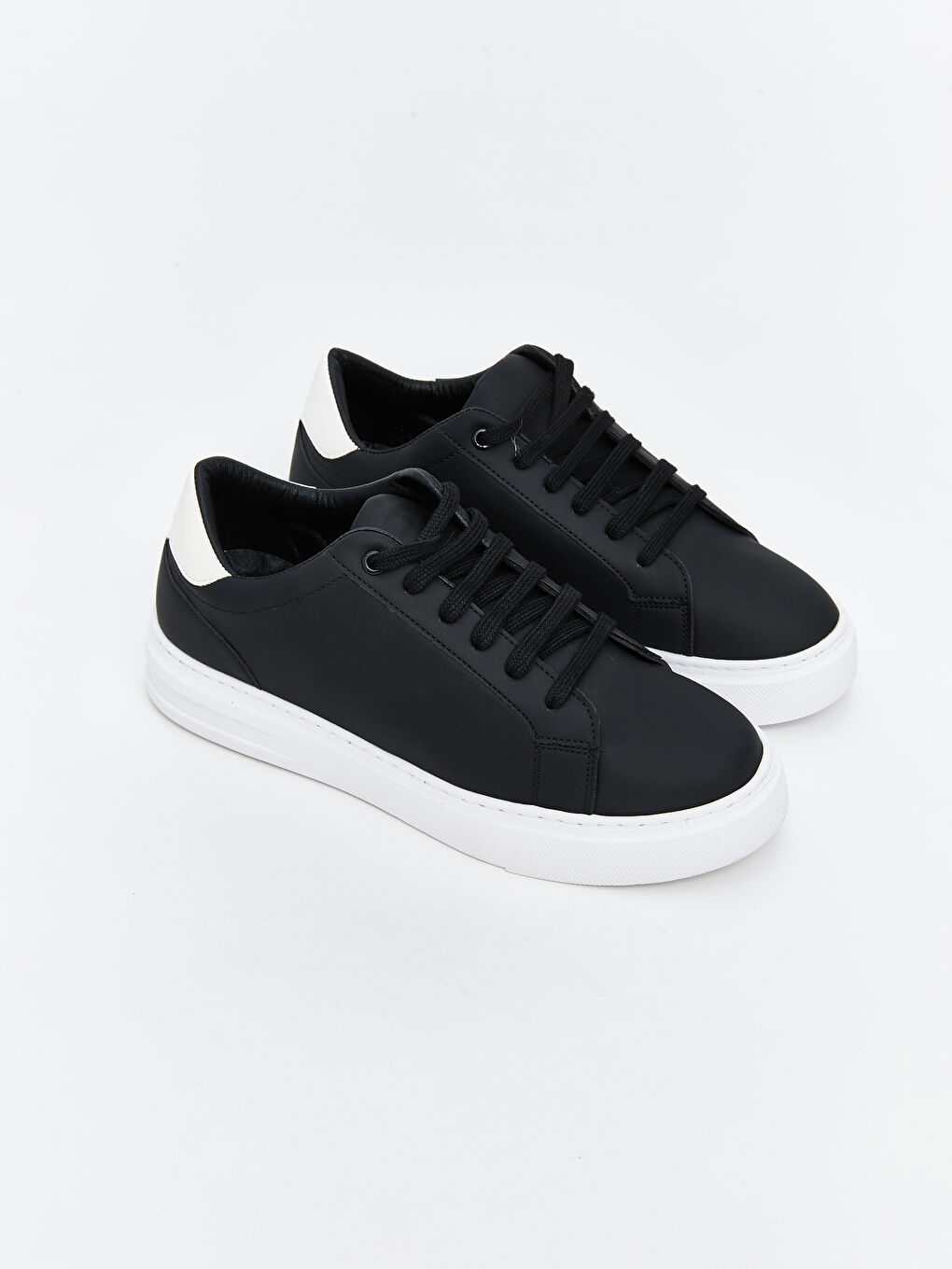 أحذية رياضية رجالي برباط