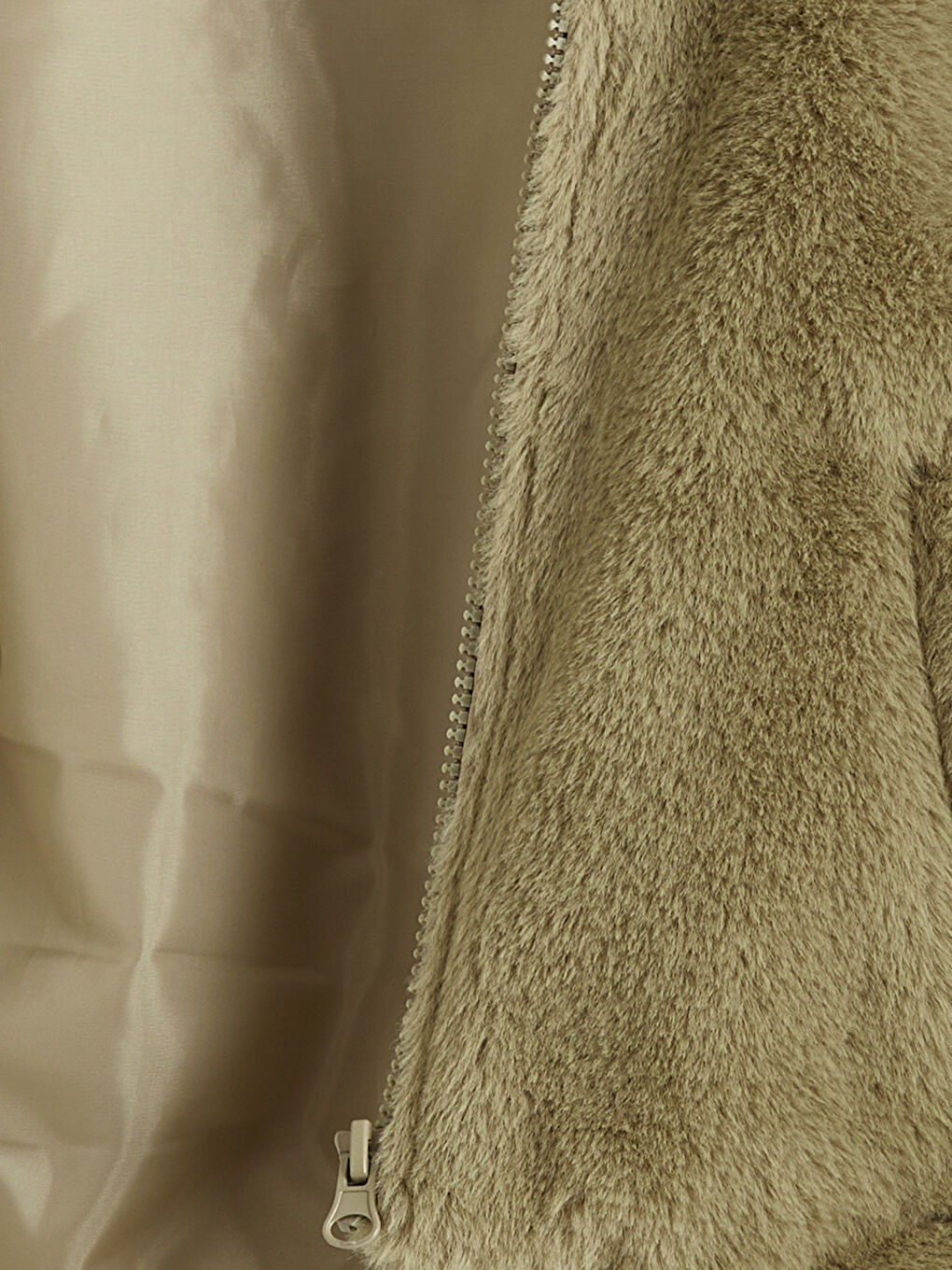 Yeşil Kapüşonlu Kız Çocuk Pelüş Mont	-1