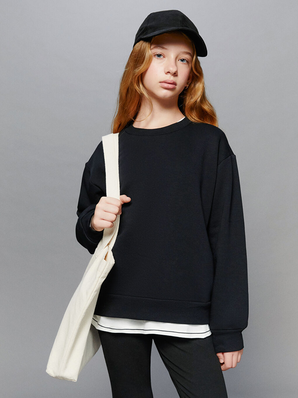 Siyah Bisiklet Yaka Kız Çocuk Sweatshirt