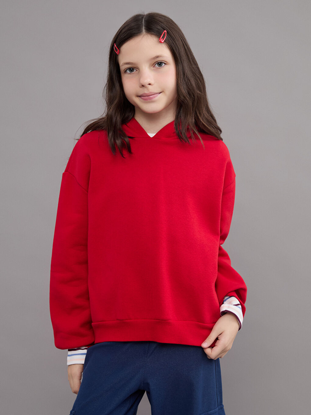 Kırmızı Kapüşonlu Kız Çocuk Kalın Sweatshirt-2