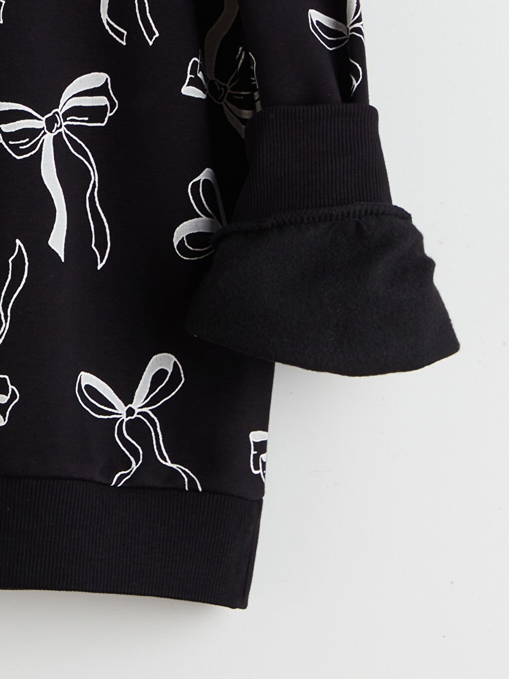 Siyah Bisiklet Yaka Fiyonk Desenli Kız Çocuk Sweatshirt-3