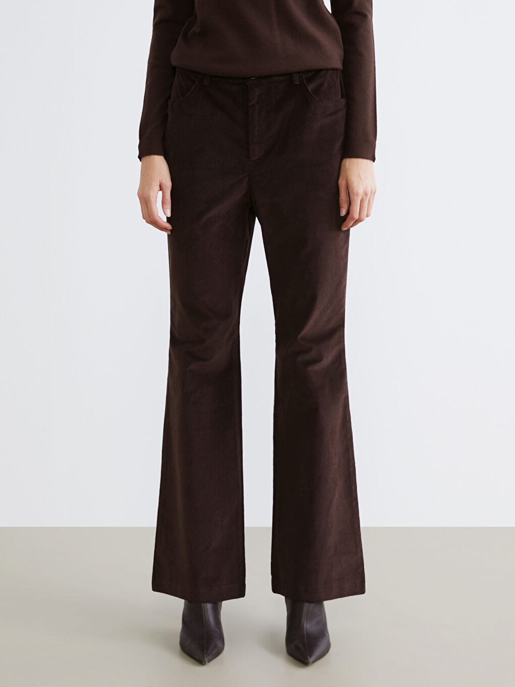 Kahverengi Dar Fit İspanyol Paça Kadın Kadife Pantolon-1