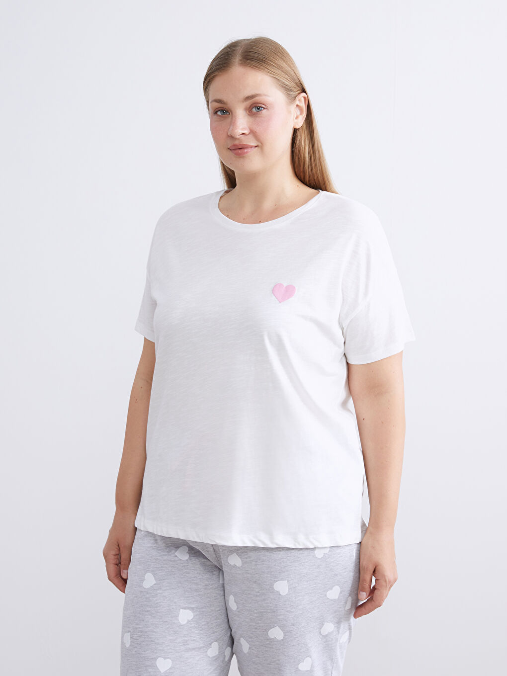 Gri Bisiklet Yaka Kalp Baskılı Kadın Pijama Takımı-5