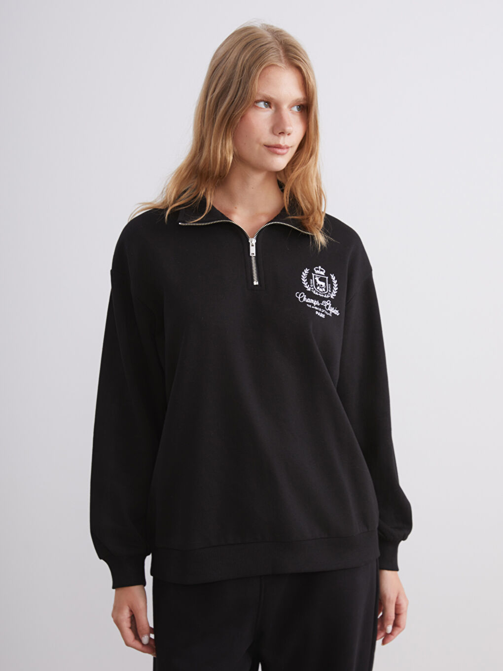 Woman BLACK Sweatshirt