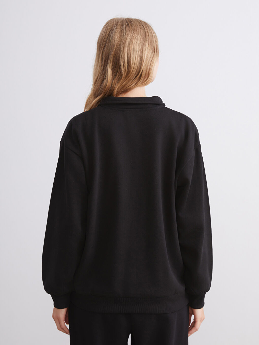 Woman BLACK Sweatshirt-3