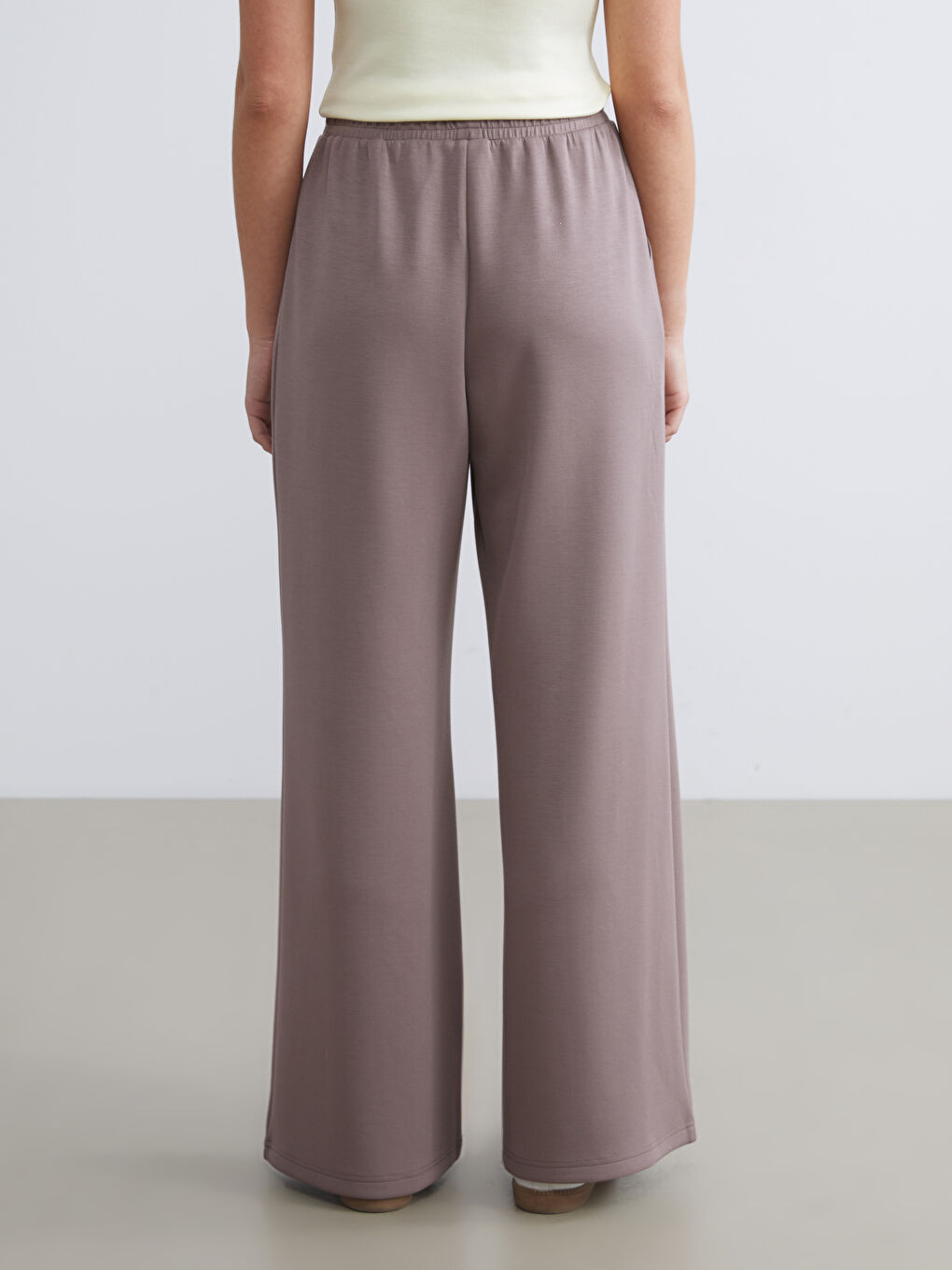Women's Sweatpants with Elastic Waist-3