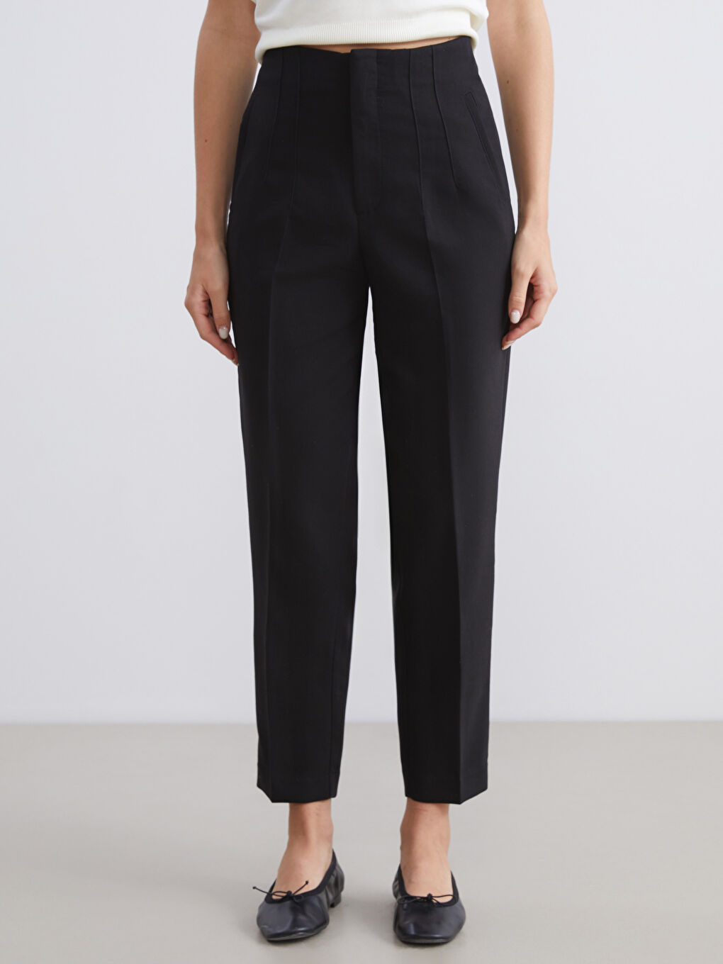 Carrot Fit Women's Trousers-1