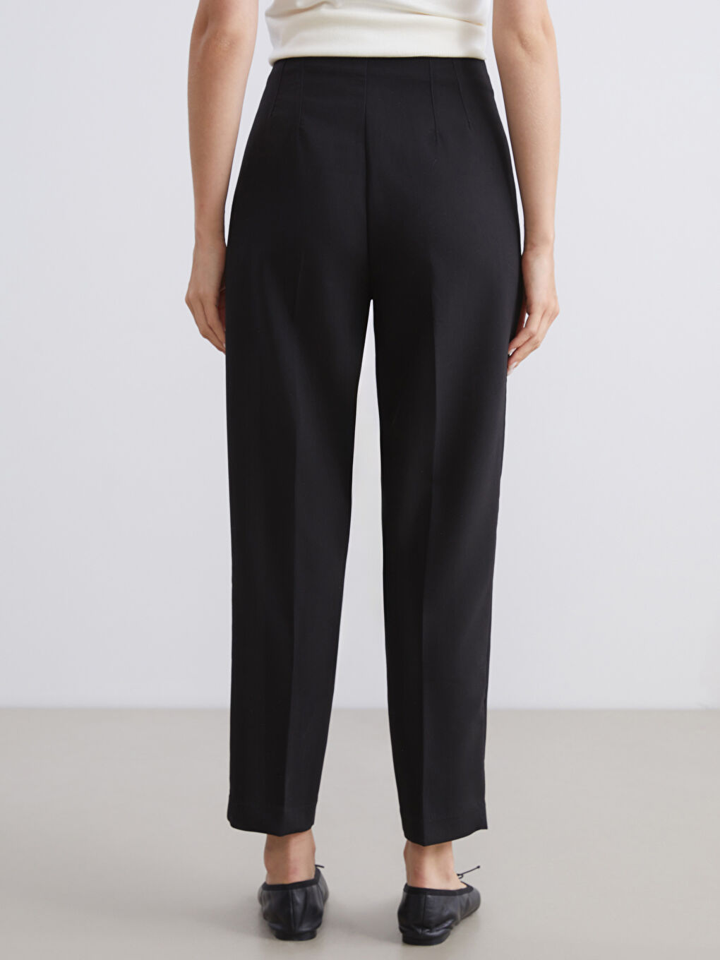 Carrot Fit Women's Trousers-3