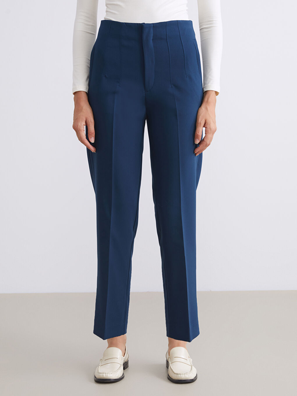 Carrot Fit Women's Trousers-1