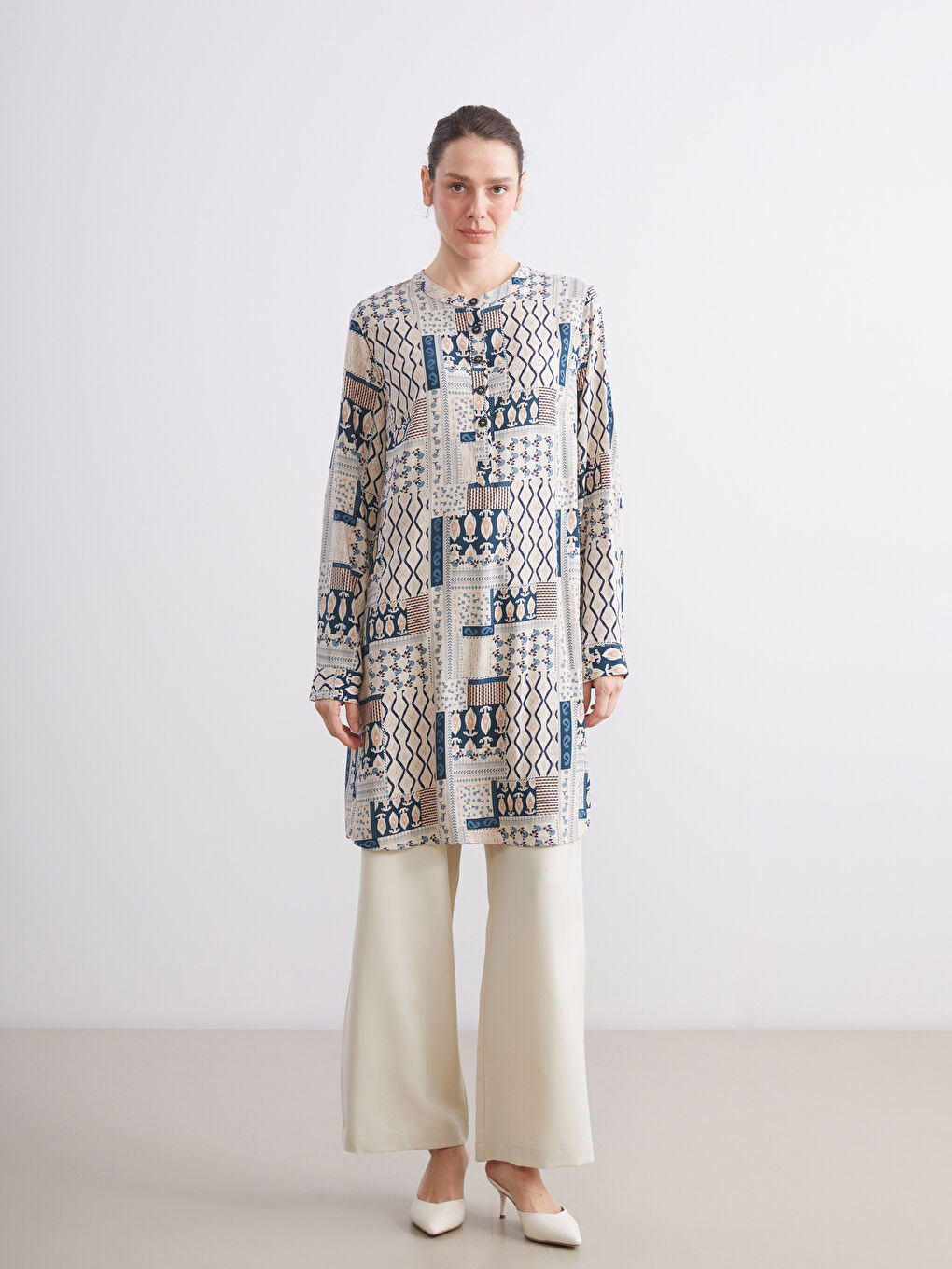 Bej Hakim Yaka Desenli Kadın Tunik-1