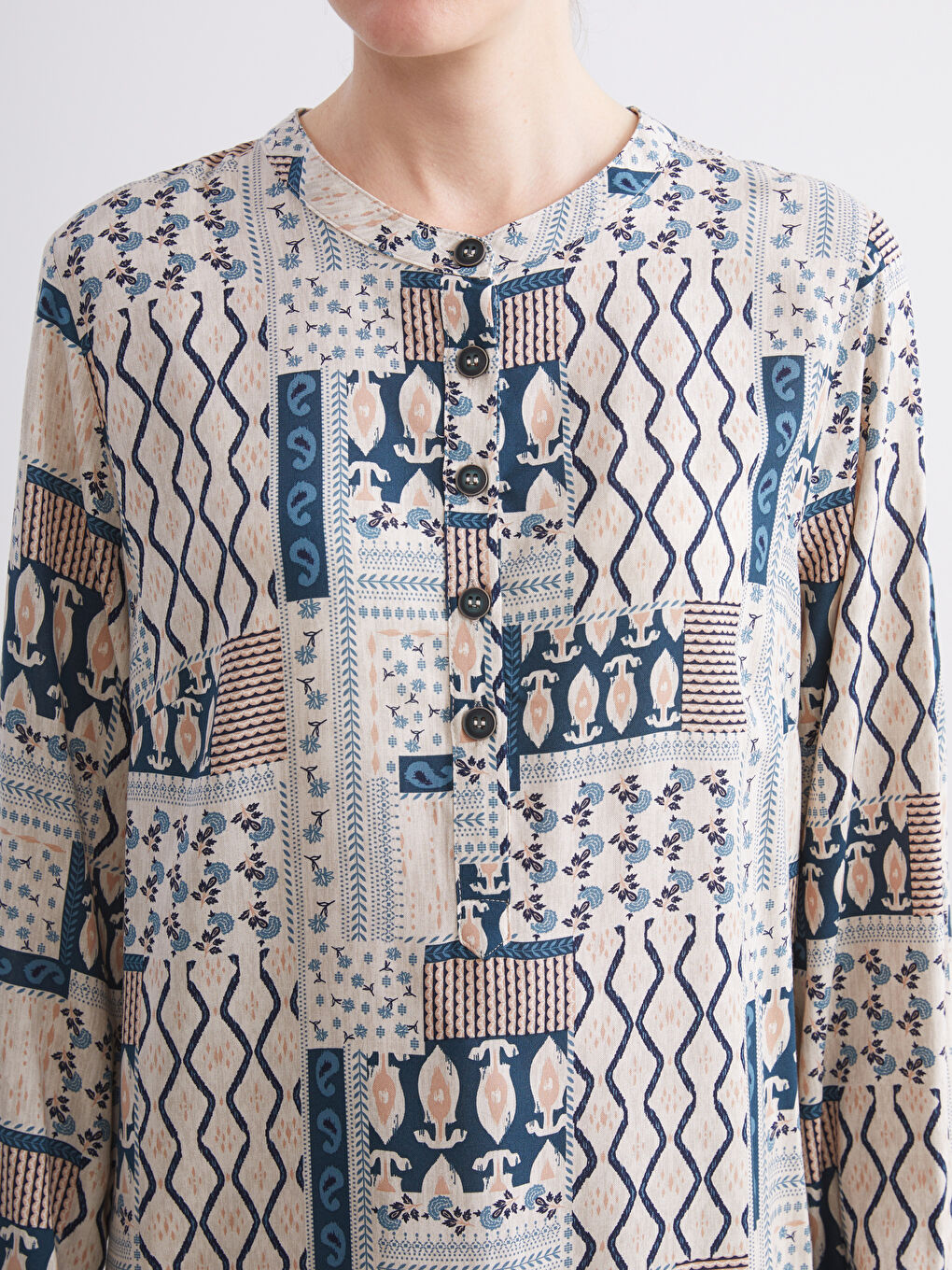 Bej Hakim Yaka Desenli Kadın Tunik-2