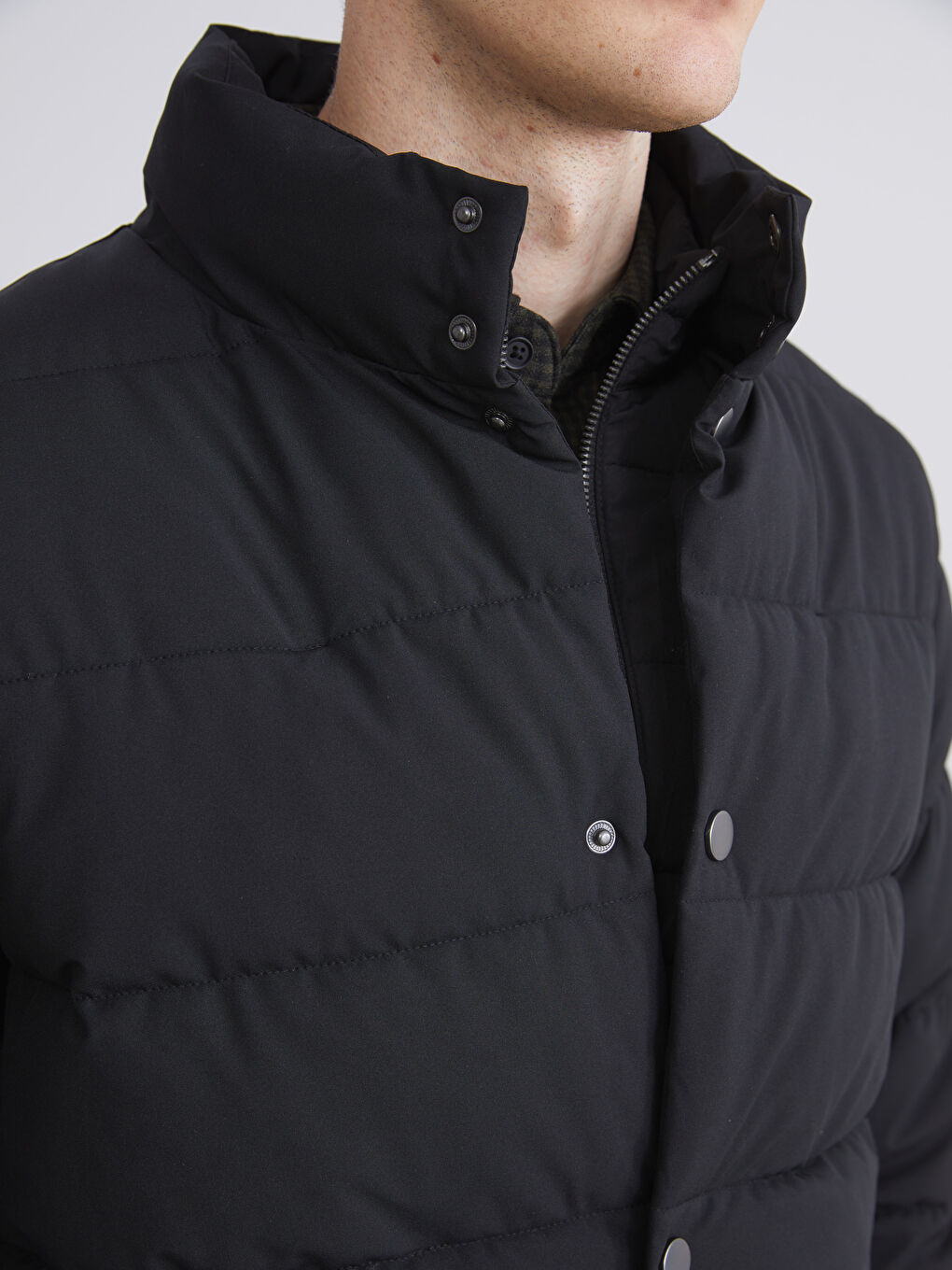 Siyah Standart Kalıp Dik Yaka Erkek Şişme Mont-2