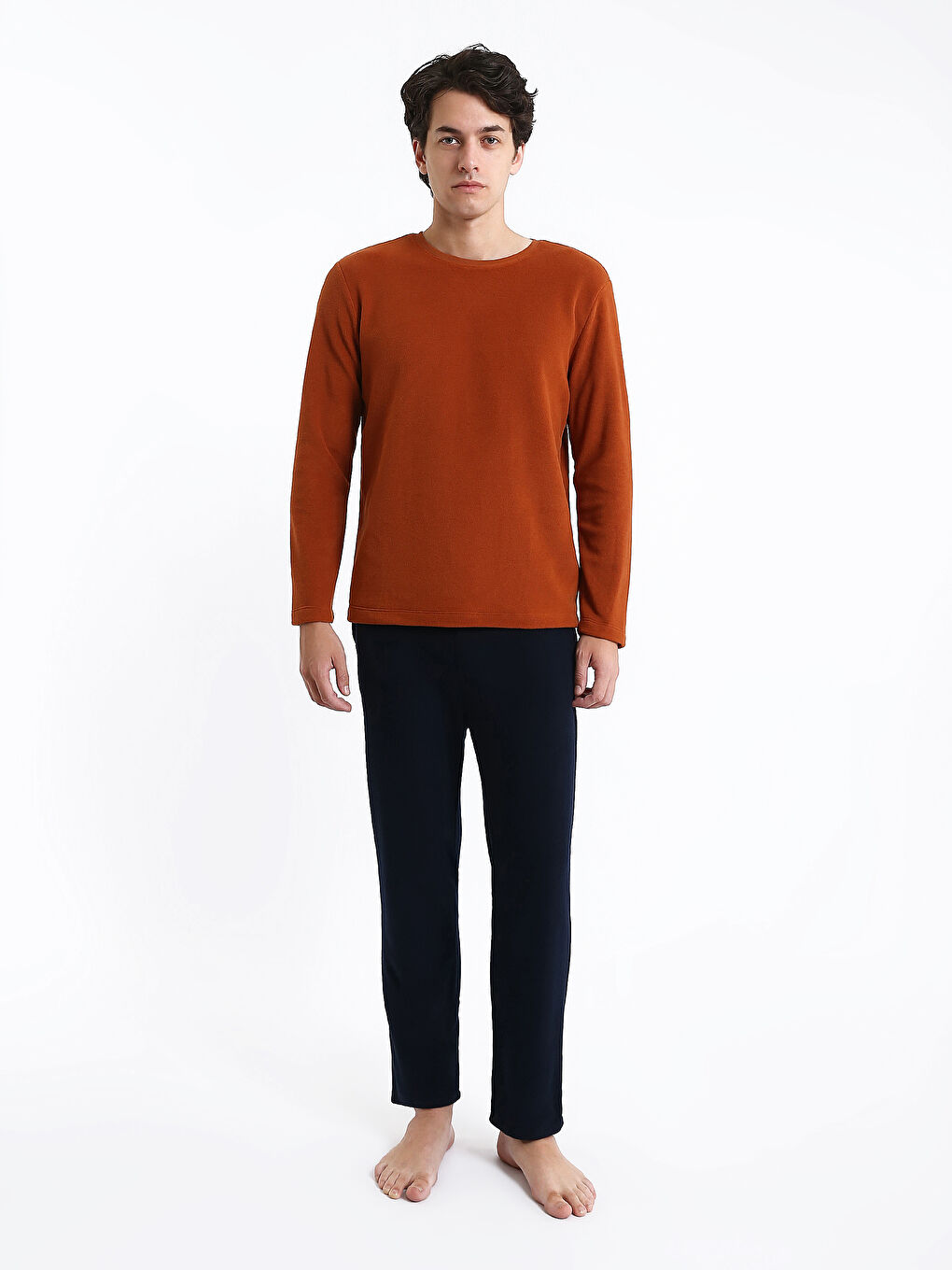 طقم بيجامة رجالي بقصة عادية