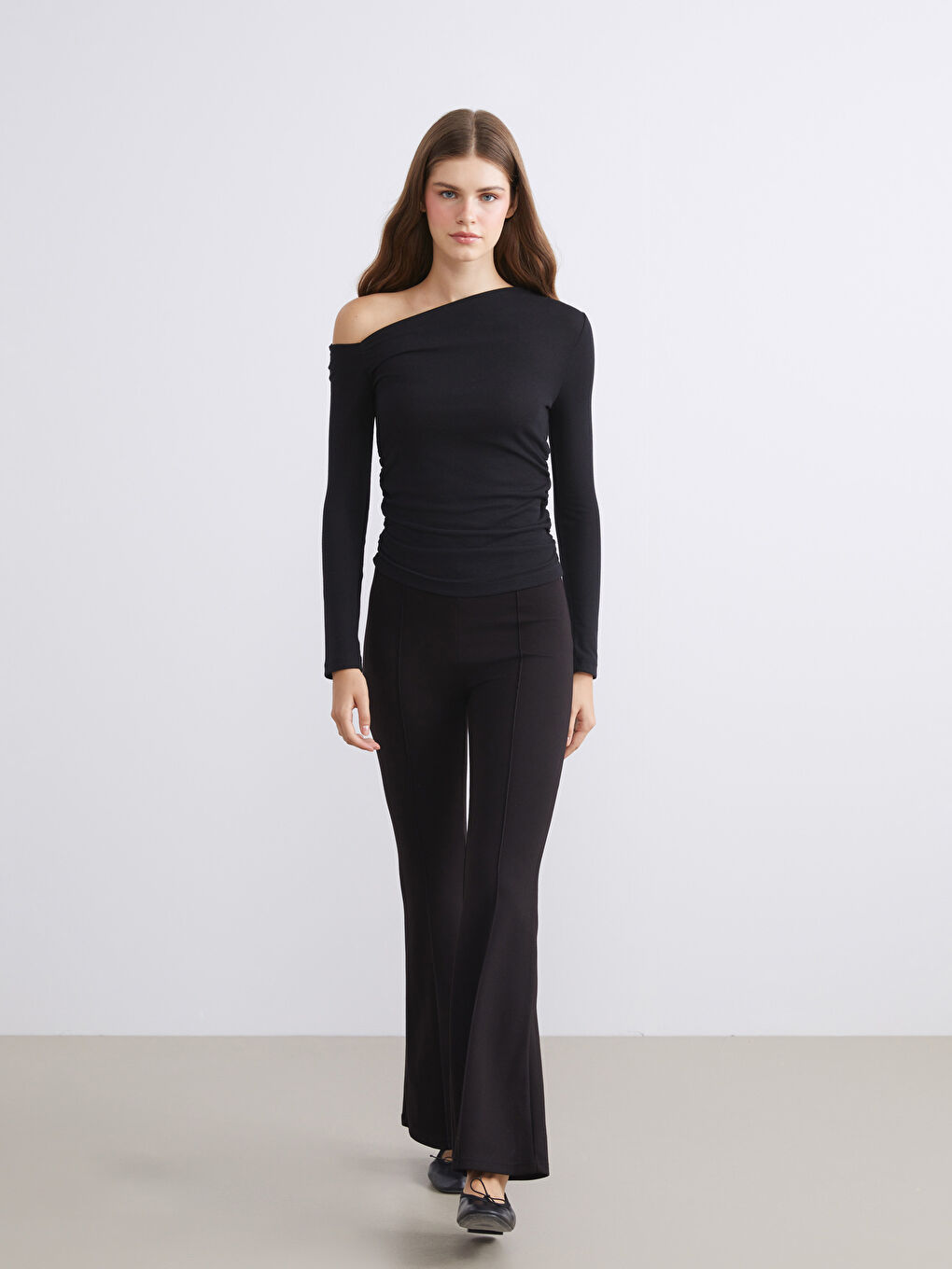 Women's Trousers with Elastic Waist and Flared Leg