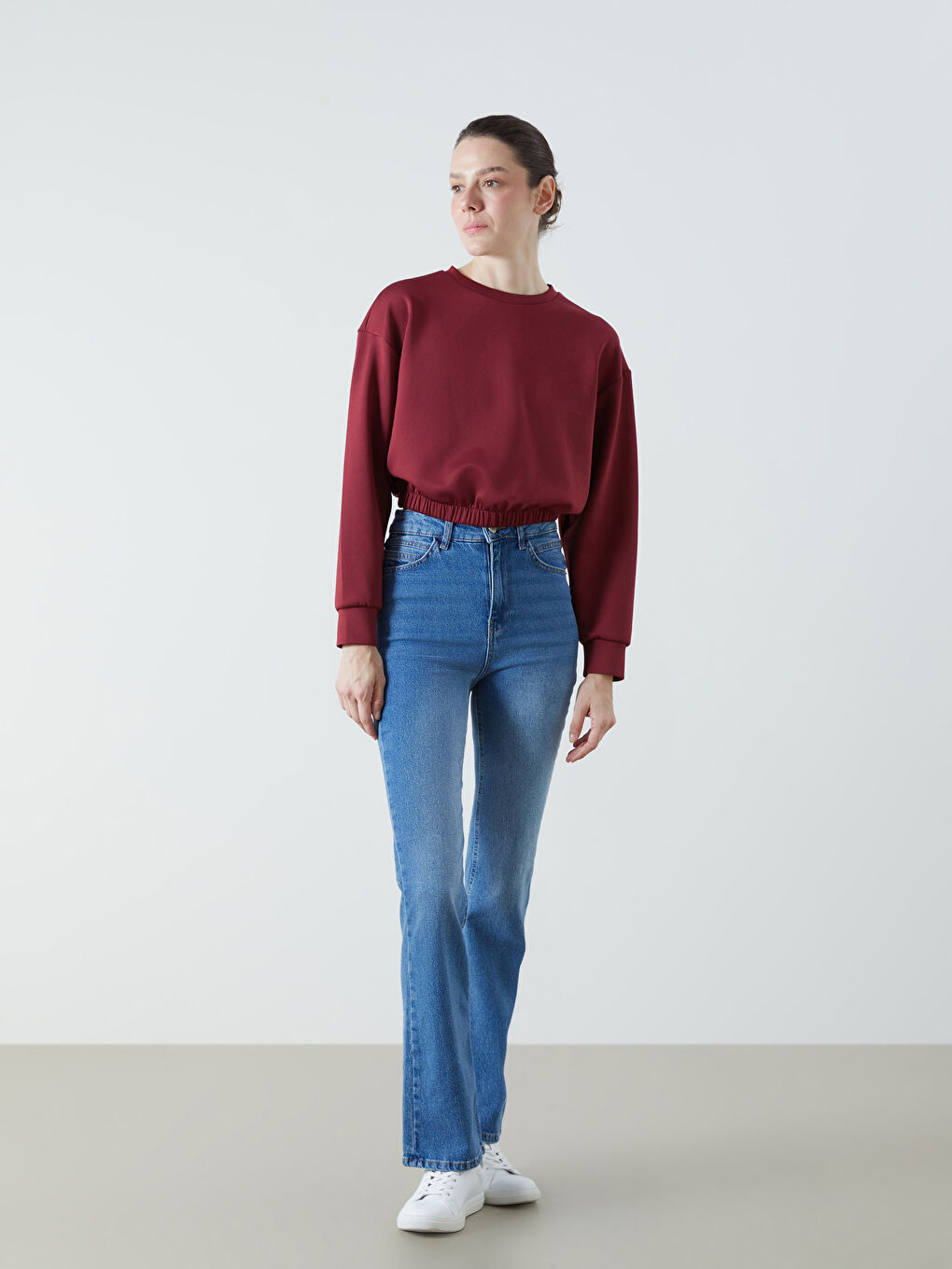 Ženska Crop Dukserica sa Okruglim Izrezom-1