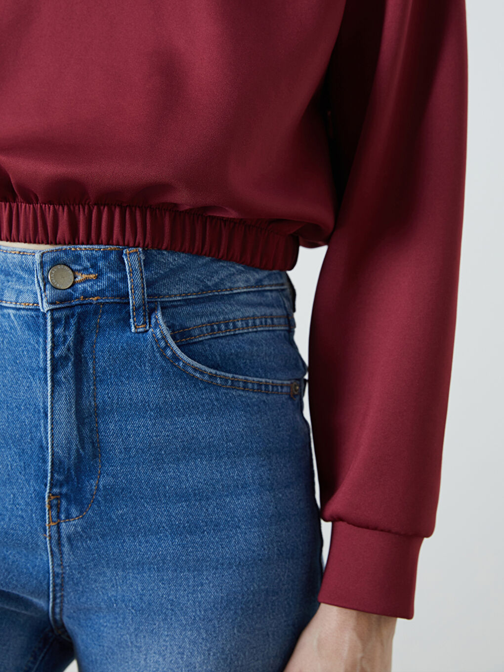 Ženska Crop Dukserica sa Okruglim Izrezom-2