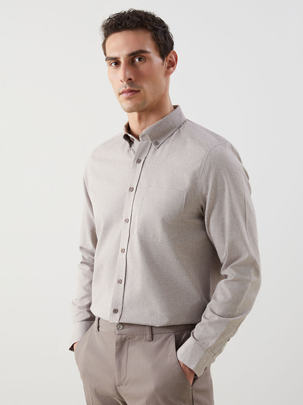 LCWAIKIKI Classic Regular Fit Oxford Men's Shirt with Pocket -W5EY18Z8-D3G