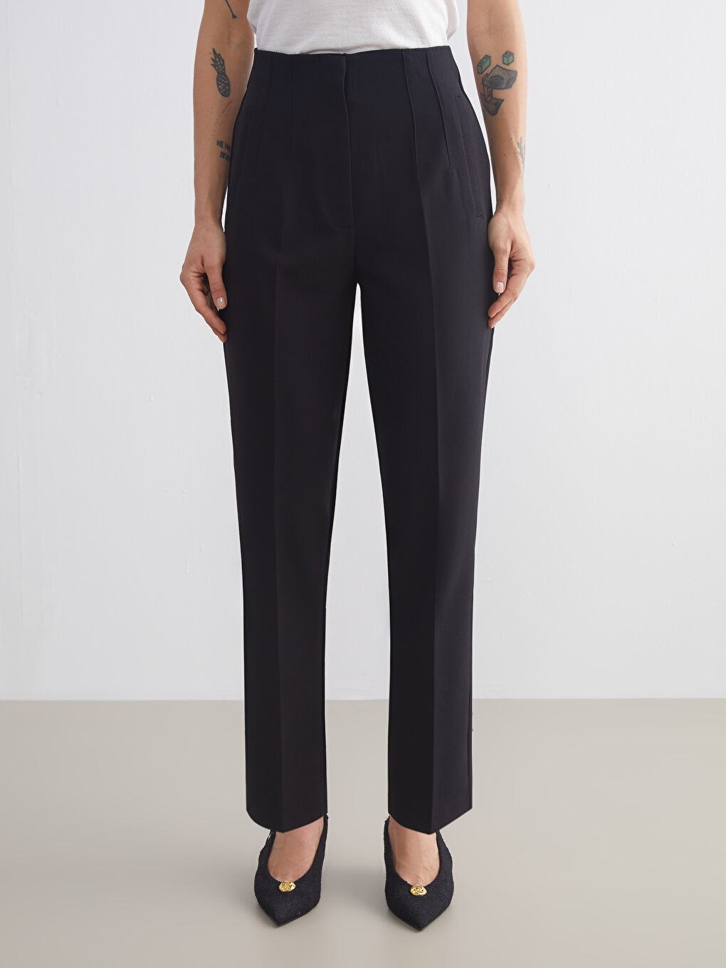 Plus Size High Waist Cigarette Pleated Women's Trousers-2
