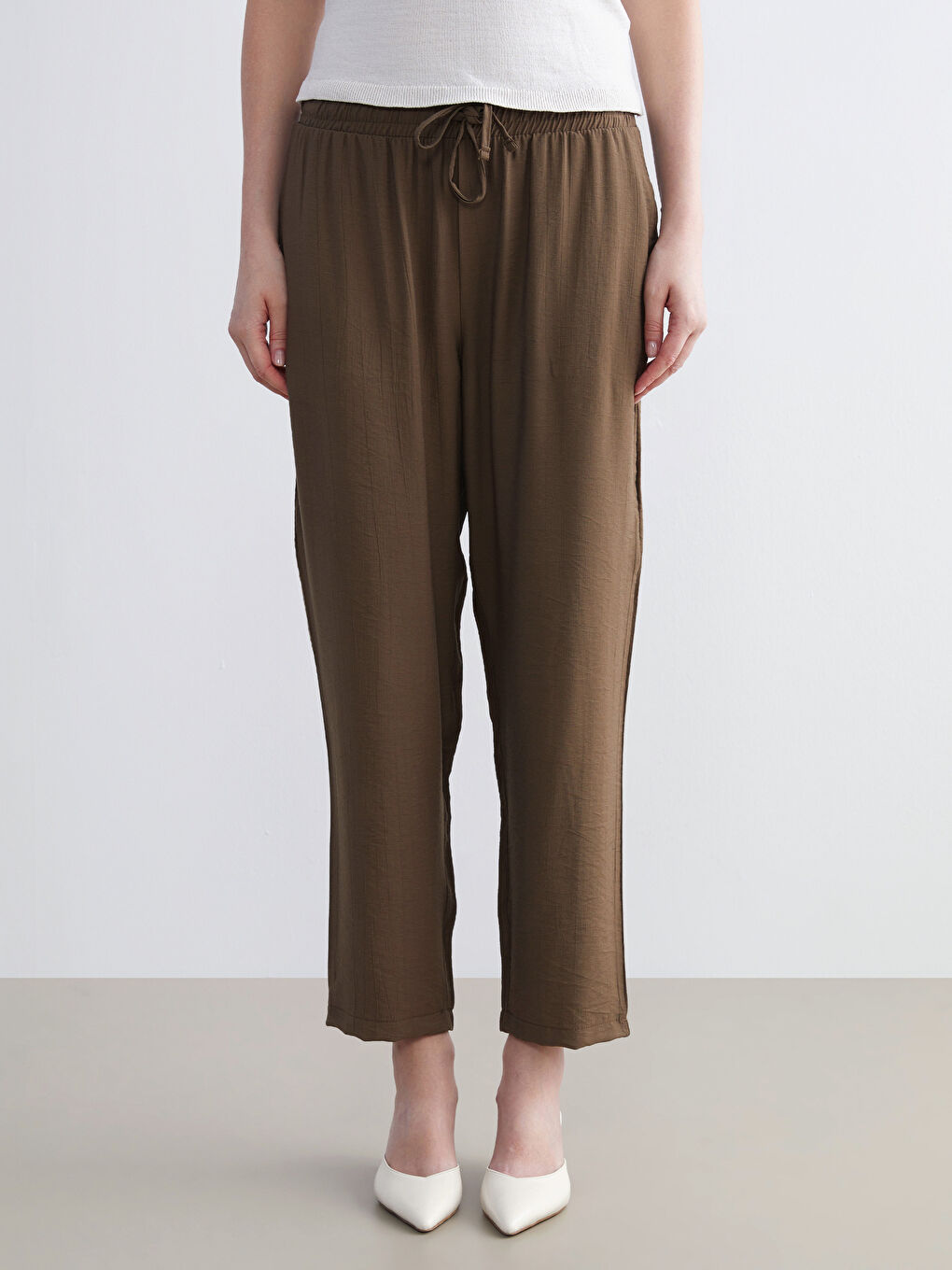 LCWAIKIKI Classic Elasticated Waist Women's Trousers -W5FA81Z8-GPD