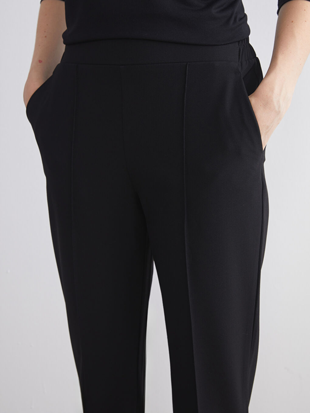 Siyah Büyük Beden Beli Lastikli Kadın Cigarette Pantolon-2