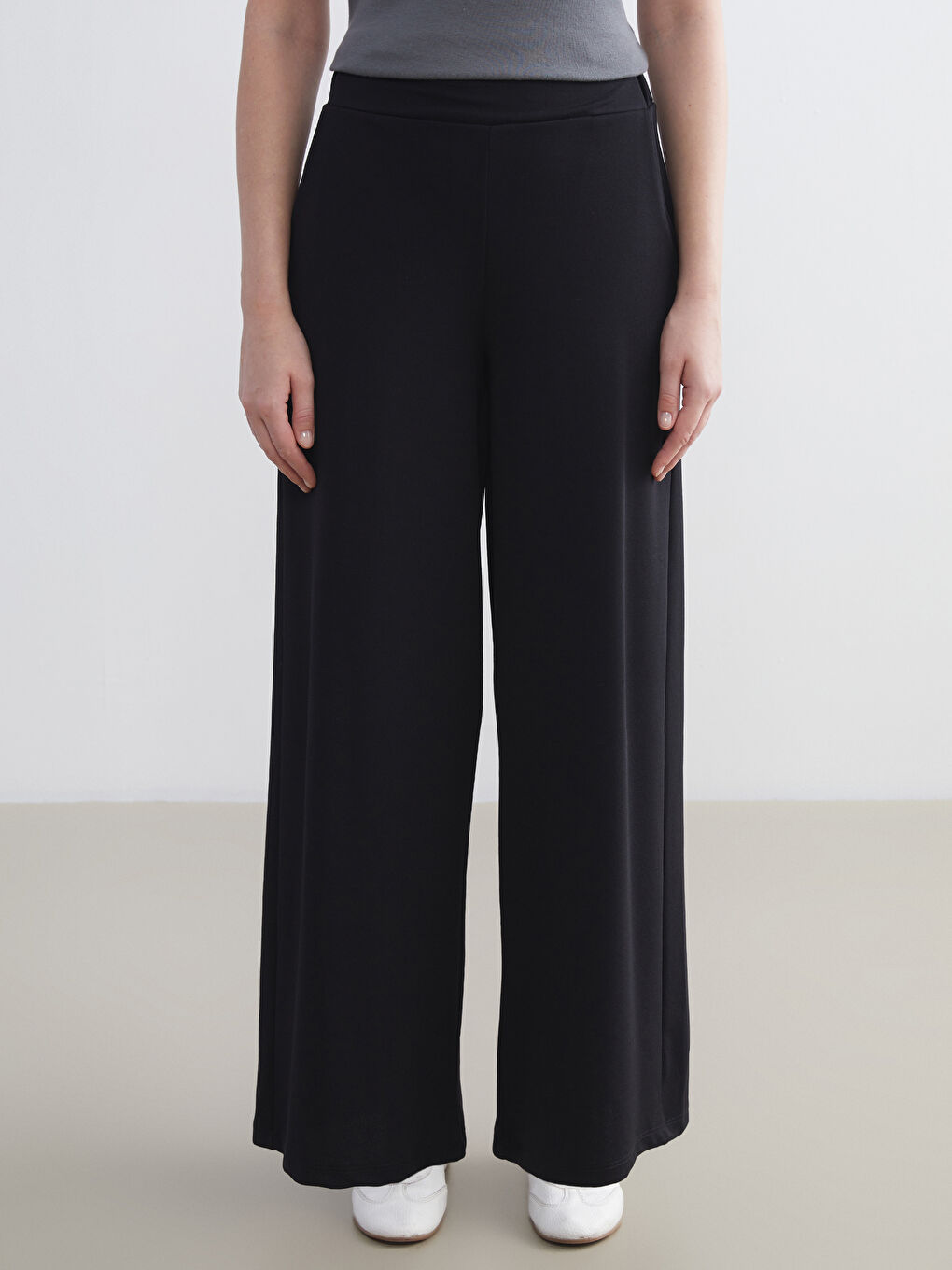 LCWAIKIKI Classic Elastic Waist Wide Leg Women's Trousers -W5FA83Z8-CVL