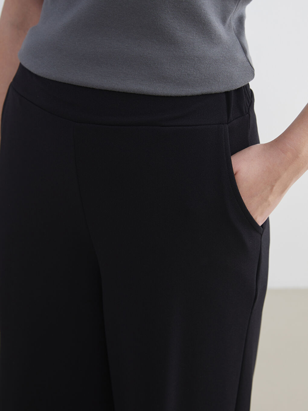 LCWAIKIKI Classic Elastic Waist Wide Leg Women's Trousers -W5FA83Z8-CVL